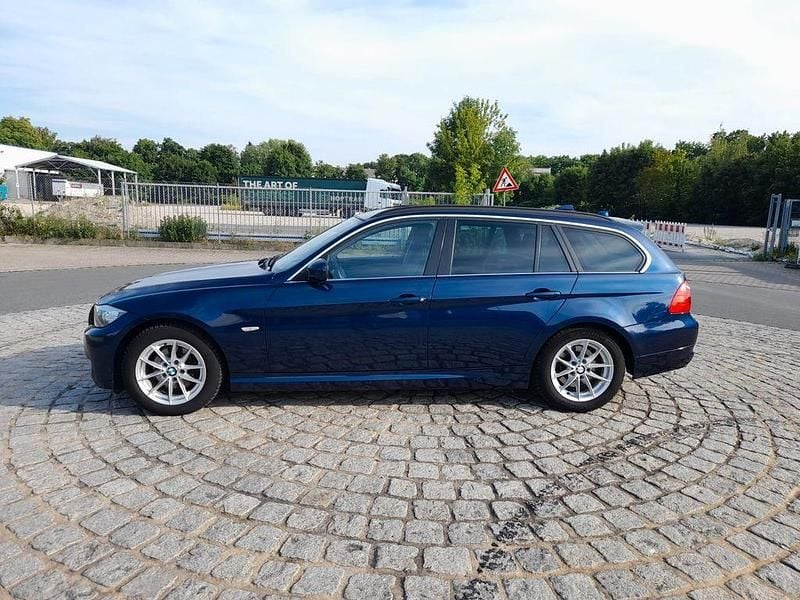 Gebraucht BMW 318 Performance 143 PS (105 kW) 2012 Blau Limousine