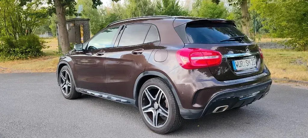 Gebraucht Mercedes GLA250 AMG line 211 PS (155 kW) 2015 Braun SUV