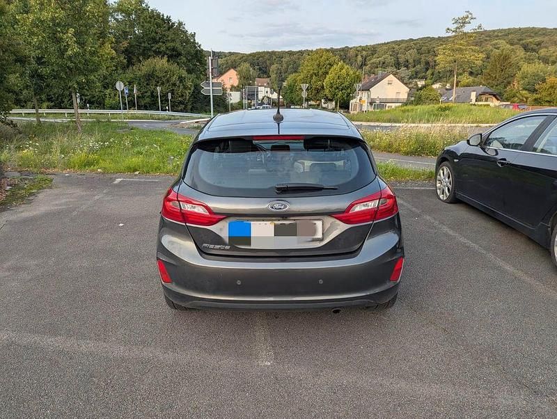 Gebraucht Ford Fiesta Titanium 101 PS (74 kW) 2019 Grau Kleinwagen