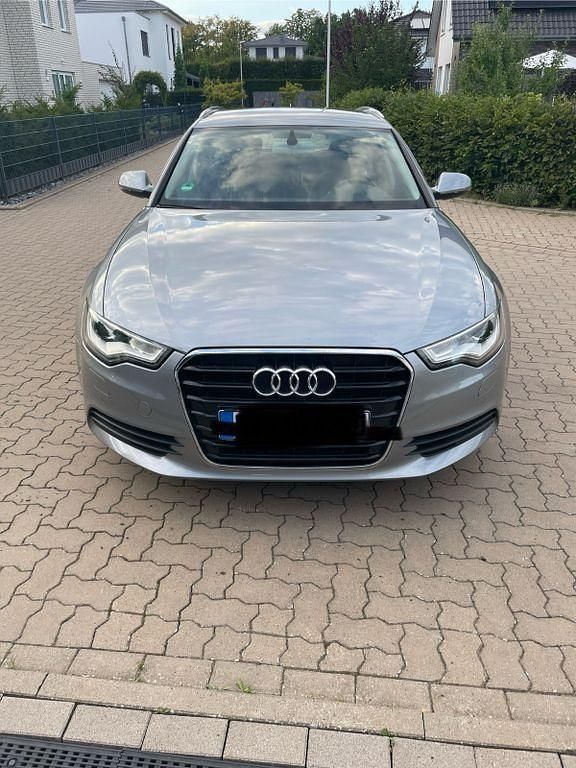Silber Gebraucht 2012 Audi A6 Ambiente Kombi | 12.500 € (Fairer Preis) - Bild 1/4