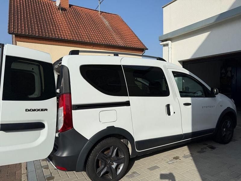 Gebraucht Dacia Dokker Celebration 116 PS (85 kW) 2018 Weiß Van / Kleinbus