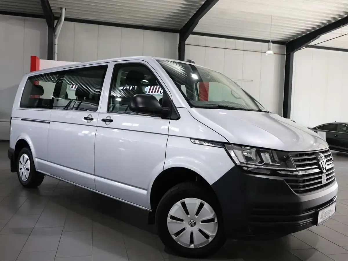 Second-hand VW Caravelle 150 CP (110 kW) 2021 Argintiu Van