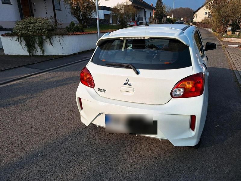 Gebraucht Mitsubishi Space Star Select 71 PS (52 kW) 2022 Weiß Kleinwagen