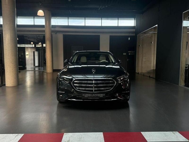 Neu Mercedes E200 204 PS (150 kW) 2025 Grau Limousine