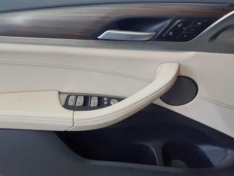 Gebraucht BMW iX3 Impressive 210 kW (286 PS) 2023 Kaschmirsilber metallic SUV