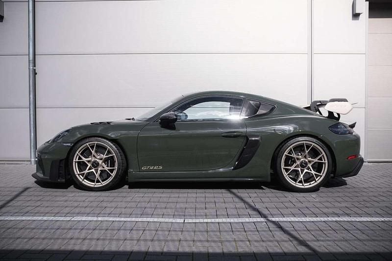 Blackolive Neu 2025 Porsche 718 Cayman GT4 Coupé | 229.900 € - Bild 1/4