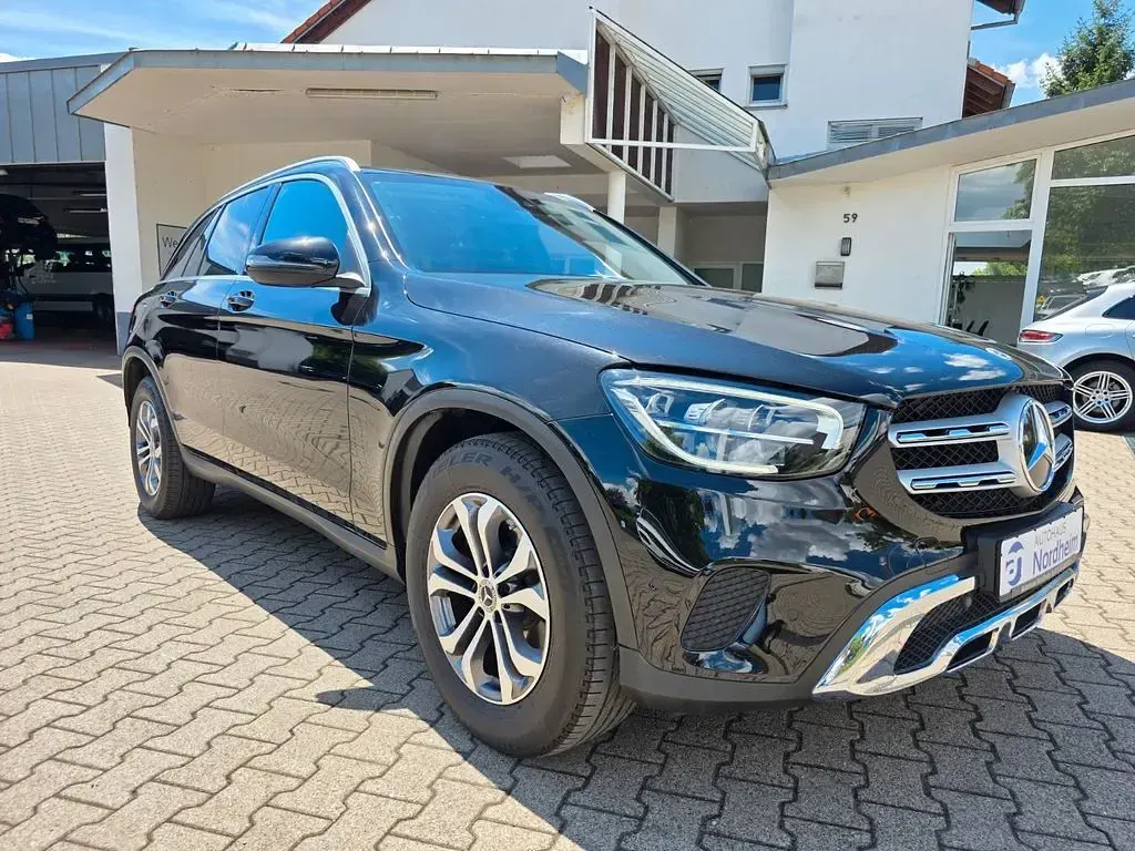 Gebraucht Mercedes GLC220 194 PS (142 kW) 2022 Schwarz SUV