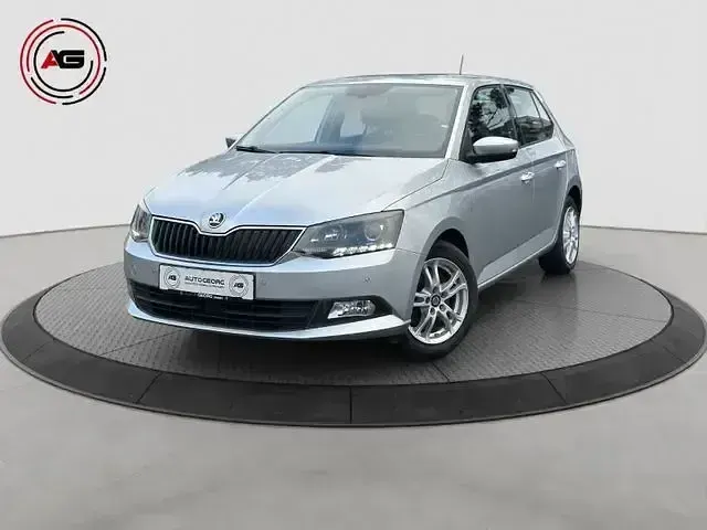Usado Skoda Fabia 105 HP (77 kW) 2016 Sedan