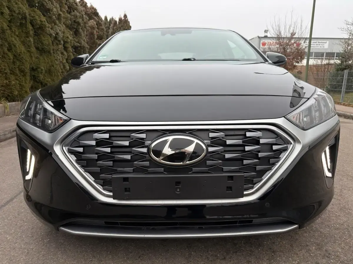 Gebraucht Hyundai Ioniq 141 PS (103 kW) 2020 Schwarz Kleinwagen