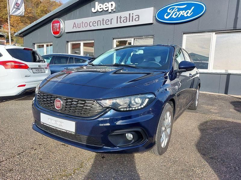 Blau Gebraucht 2017 Fiat Tipo Lounge Limousine | 10.990 € (Fairer Preis) - Bild 1/4