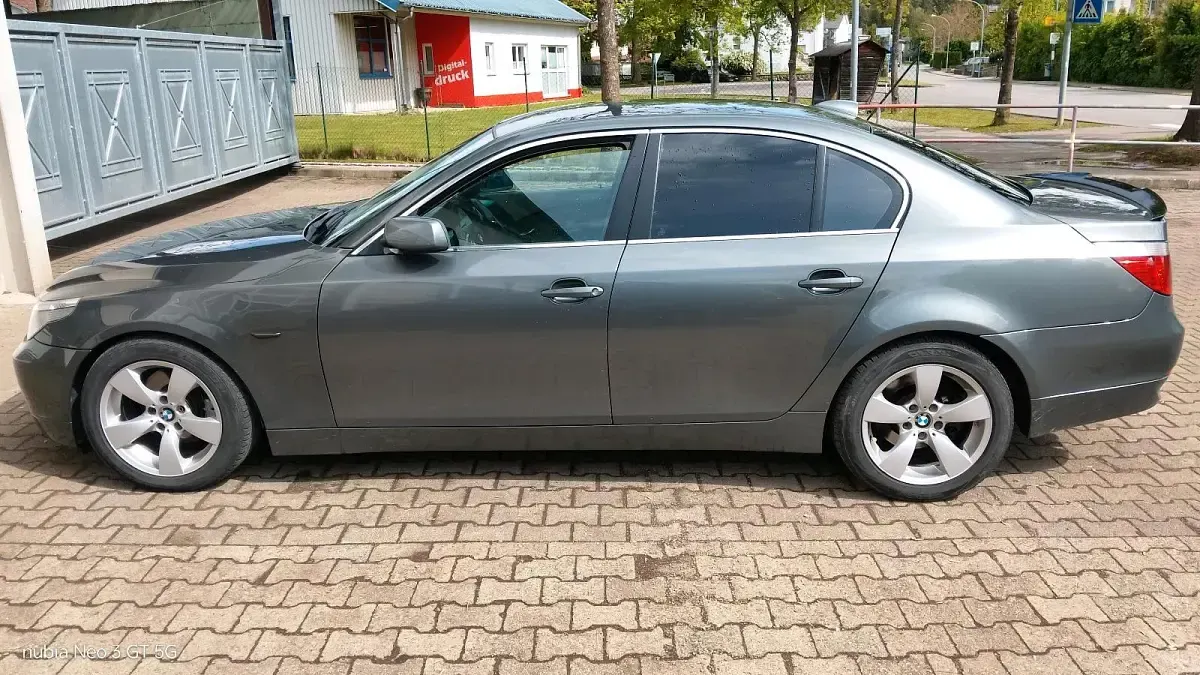 Gebraucht BMW 530 218 PS (160 kW) 2005 Grau Limousine