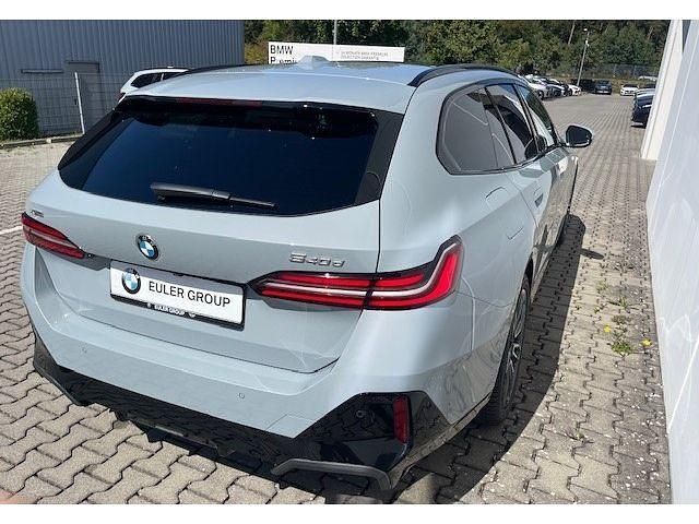 Gebraucht BMW 540 M Sport 286 PS (210 kW) 2024 Grau Kombi