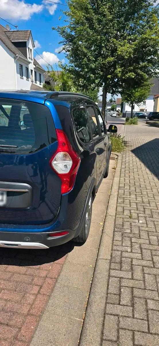 Gebraucht Dacia Lodgy Stepway 102 PS (75 kW) 2018 Blau Van / Kleinbus