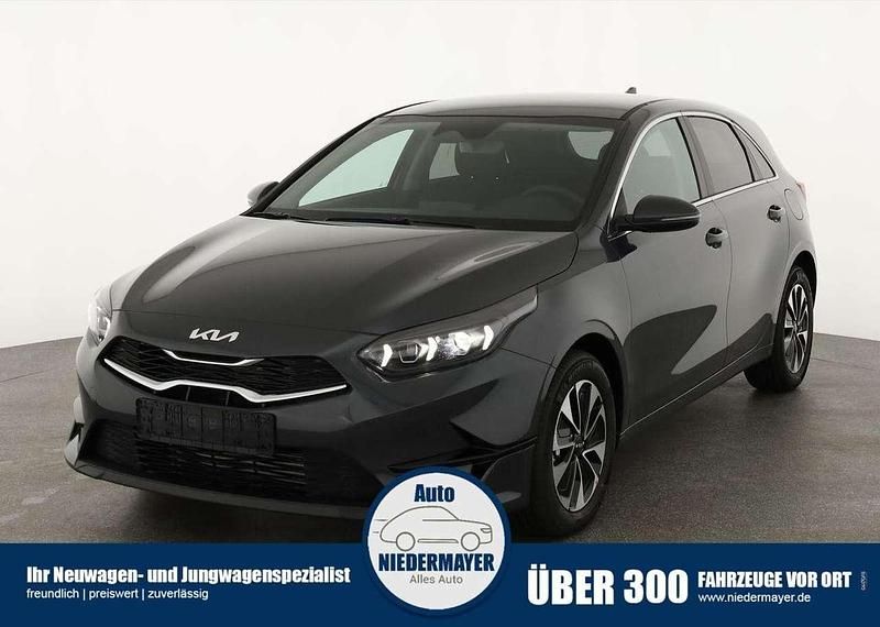 Grau Neu 2025 Kia Ceed Limousine | 23.995 € (Guter Preis) - Bild 1/4