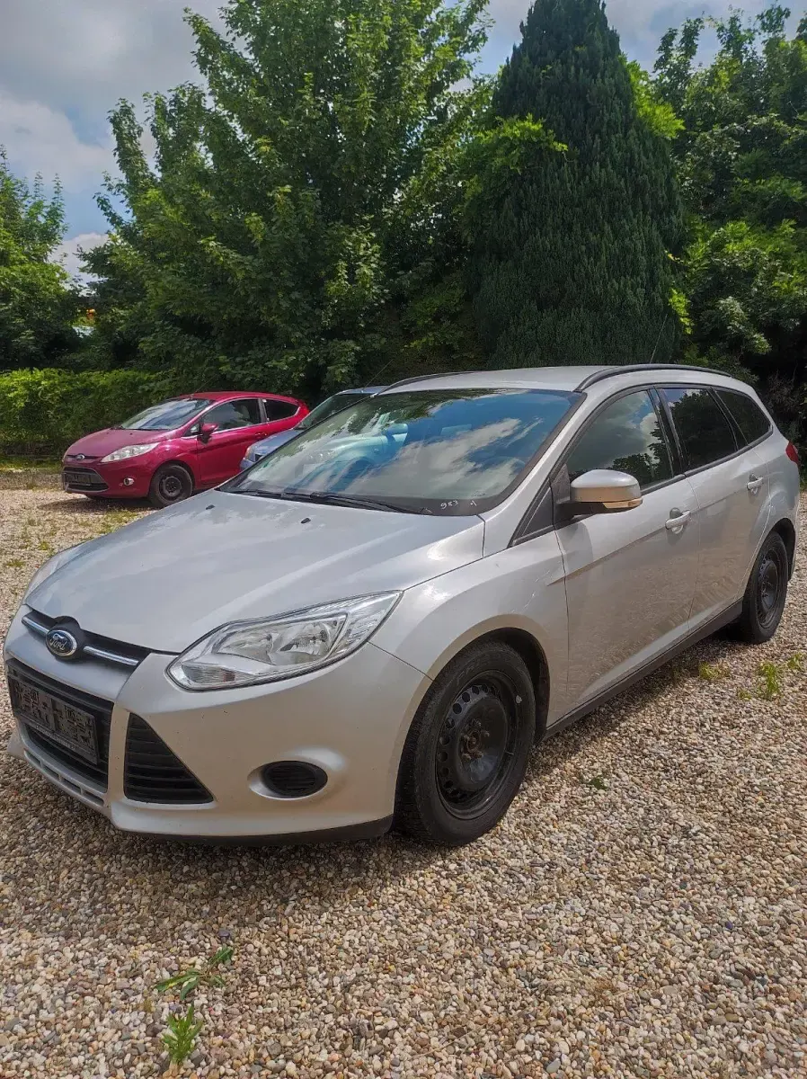 Gebraucht Ford Focus 116 PS (85 kW) 2012 Silber Kombi