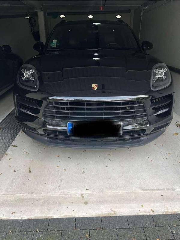 Schwarz Gebraucht 2020 Porsche Macan S SUV | 48.990 € (Fairer Preis) - Bild 1/4