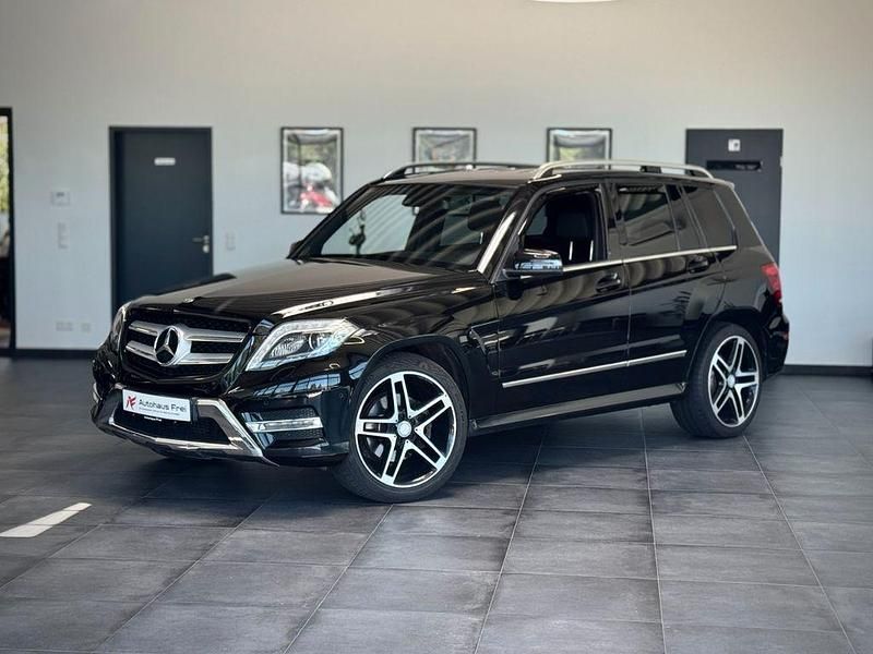 Schwarz Gebraucht 2013 Mercedes GLK250 AMG SUV | 23.880 € (Teuer) - Bild 1/4