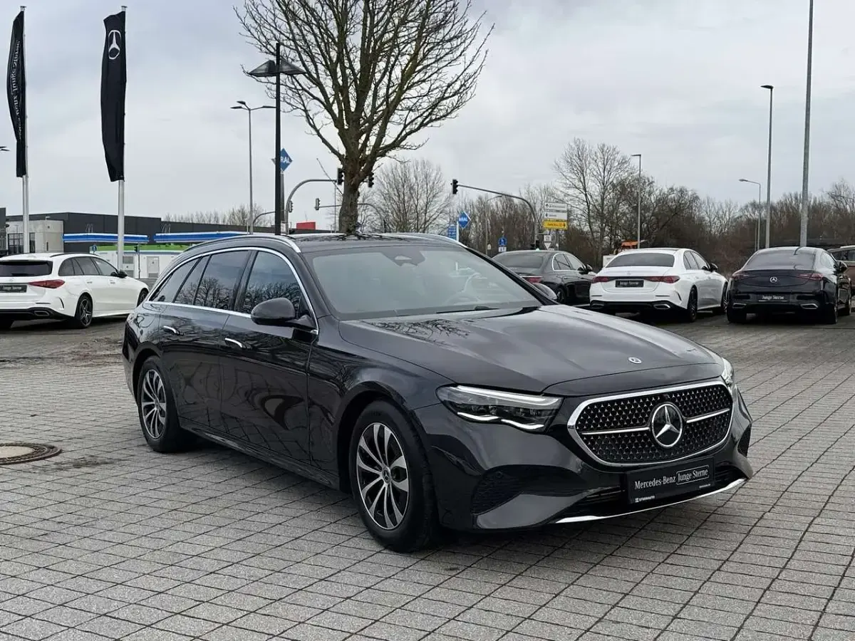 Usado Mercedes E220 Advanced Plus 197 CV (144 kW) 2025 Gris Familiar