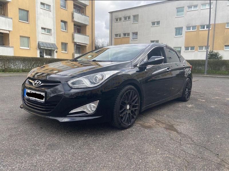 Schwarz Gebraucht 2013 Hyundai i40 Comfort Limousine | 7.600 € (Fairer Preis) - Bild 1/4