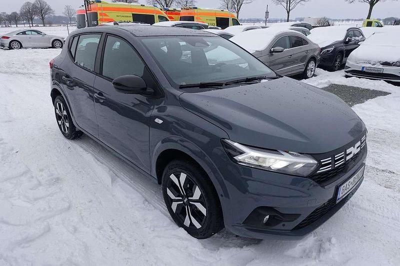 Gebraucht Dacia Sandero 101 PS (74 kW) 2024 Grau Kleinwagen