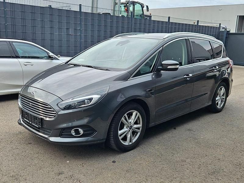Gebraucht Ford S-MAX Titanium 209 PS (153 kW) 2016 Grau Van / Kleinbus