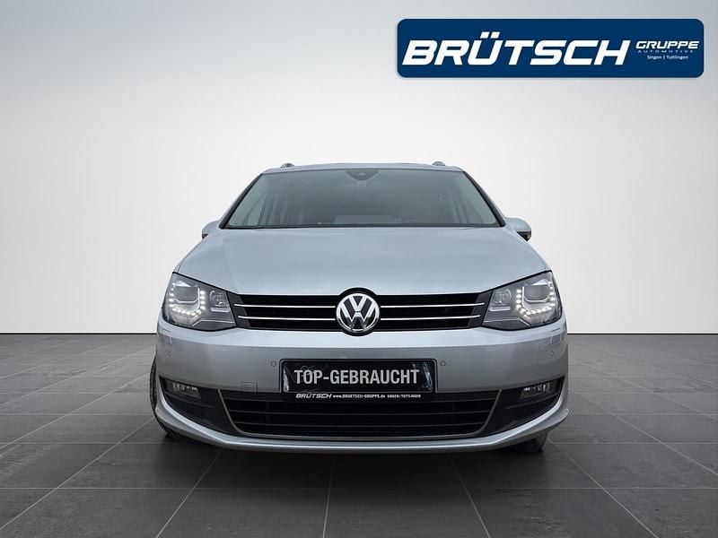 Gebraucht VW Sharan Active 150 PS (110 kW) 2021 Reflexsilber metallic Van / Kleinbus