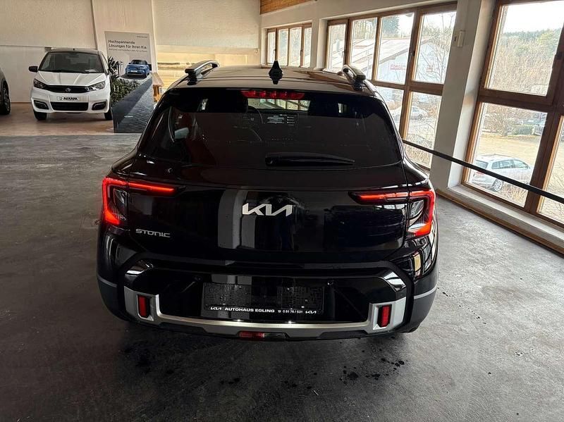 Neu Kia Stonic Vision 101 PS (74 kW) 2026 Aurora schwarz SUV