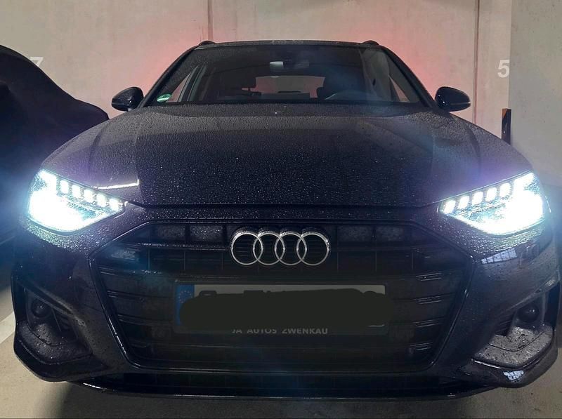 Schwarz Gebraucht 2021 Audi A4 Ambiente Kombi | 23.900 € - Bild 1/4