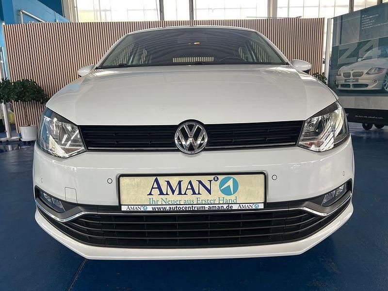 Weiß Gebraucht 2016 VW Polo Comfortline Limousine | 8.999 € (Fairer Preis) - Bild 1/4