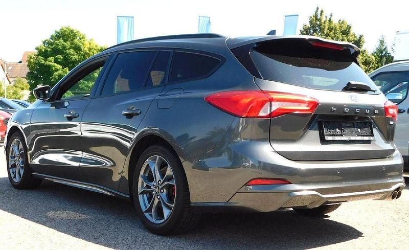Gebraucht Ford Focus ST-Line X 125 PS (91 kW) 2020 Grau Limousine