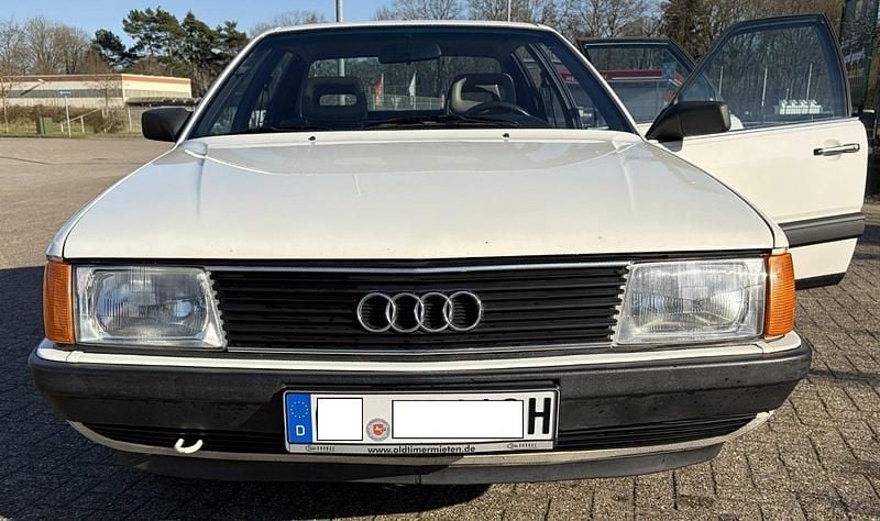 Second-hand Audi 100 90 CP (66 kW) 1985 Berlinǎ