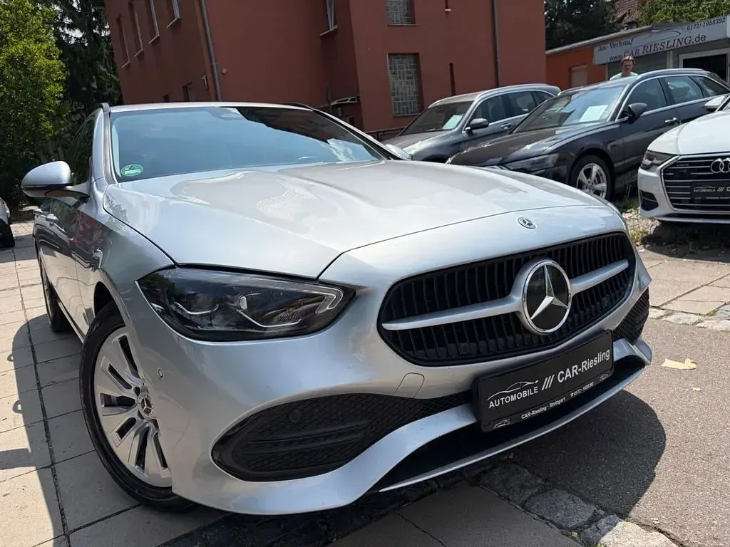Gebraucht Mercedes C220 197 PS (144 kW) 2023 Silber Limousine