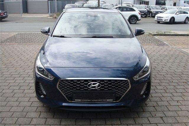 Gebraucht Hyundai i30 110 PS (80 kW) 2017 Blau Limousine