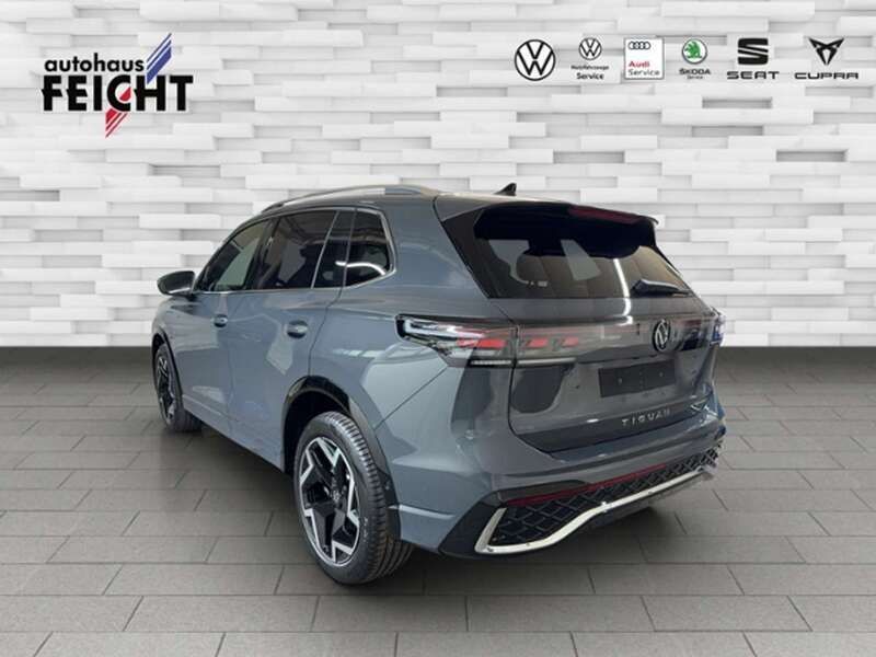 Gebraucht VW Tiguan R-line 177 PS (130 kW) 2025 Delfingrau metallic SUV