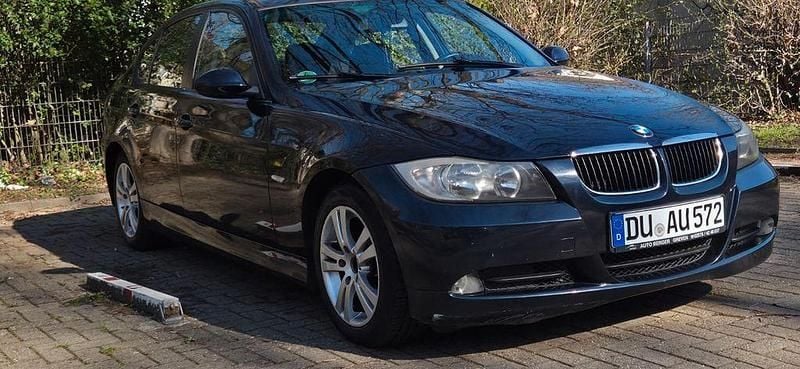 Gebraucht BMW 318 122 PS (89 kW) 2006 Blau Limousine