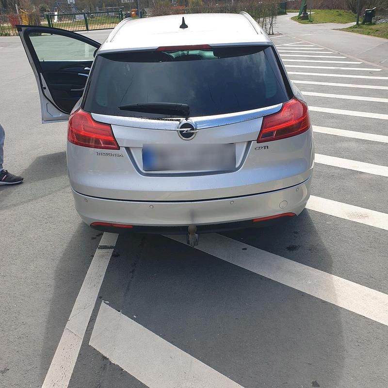 Gebraucht Opel Insignia 160 PS (117 kW) 2012 Silber Kombi