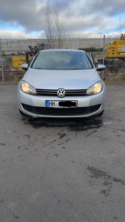 Silber Gebraucht 2010 VW Golf VI Trendline Limousine | 5.000 € (Guter Preis) - Bild 1/4