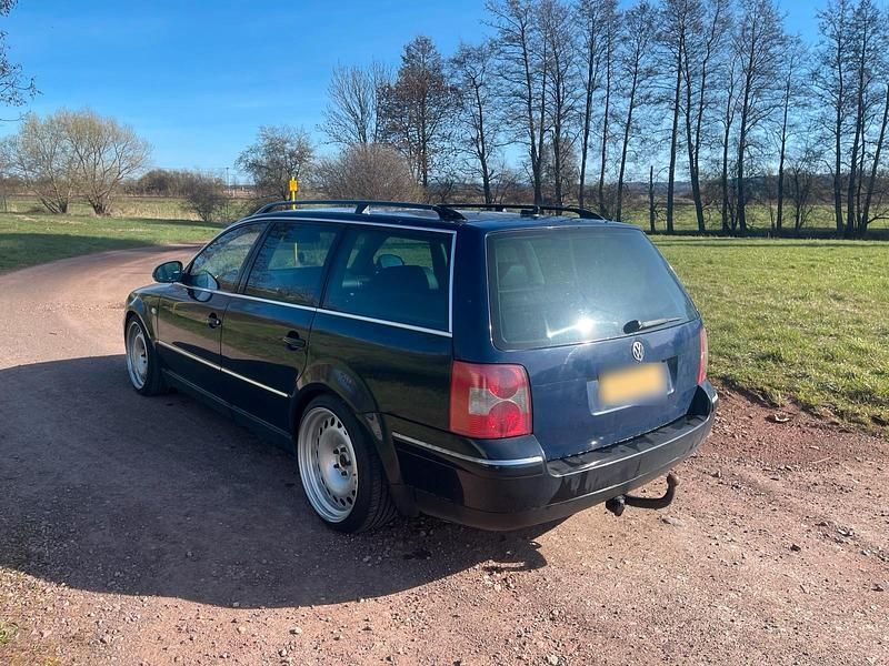 Gebraucht VW Passat Highline 131 PS (96 kW) 2002 Blau Kombi