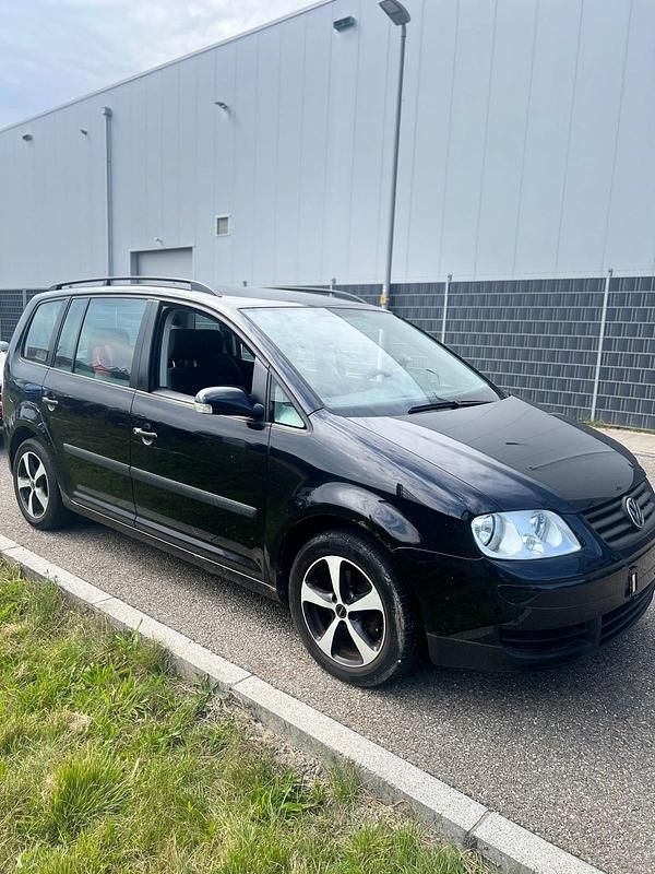 Schwarz Gebraucht 2004 VW Touran Van / Kleinbus | 1.099 € (Superpreis) - Bild 1/4