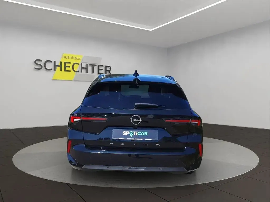 Gebraucht Opel Astra Enjoy 110 PS (80 kW) 2024 Karbon schwarz metallic Kleinwagen