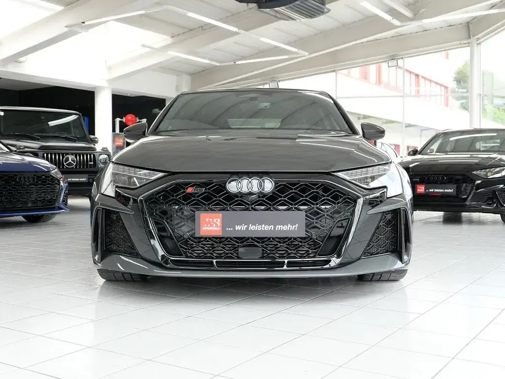 Gebraucht Audi RS3 Sport 542 PS (398 kW) 2025 Grau Limousine