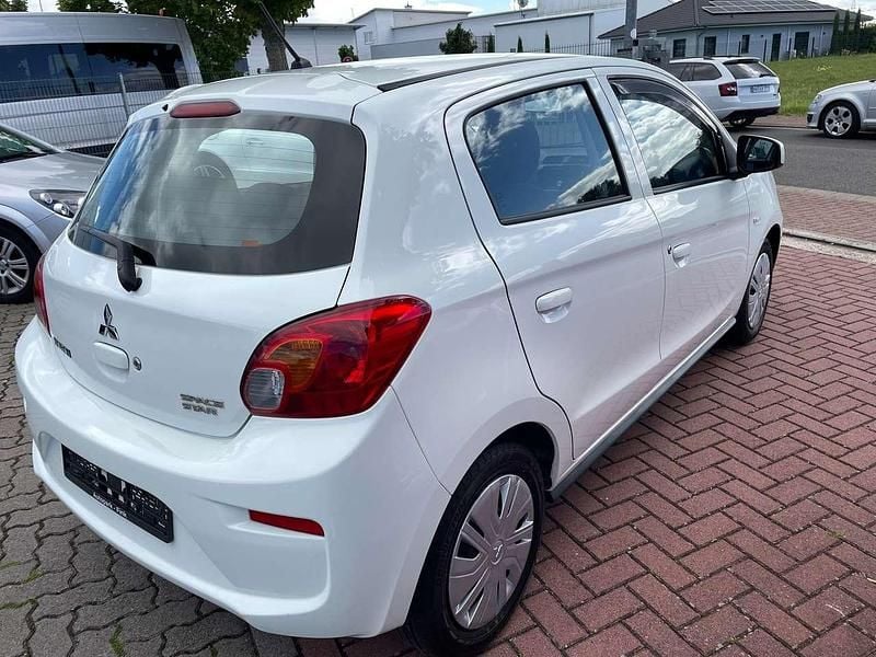 Gebraucht Mitsubishi Space Star Basis 71 PS (52 kW) 2018 Weiß Kleinwagen