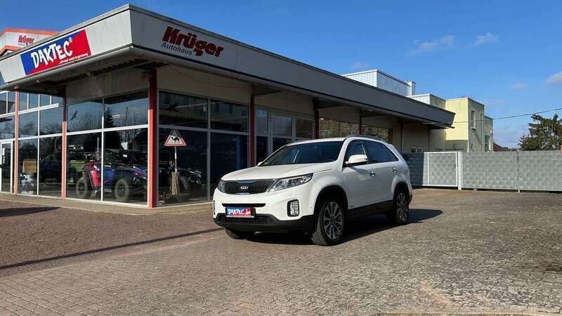 (swp) snow pearl white p Gebraucht 2014 Kia Sorento Vision SUV | 14.900 € (Etwas zu teuer) - Bild 1/4