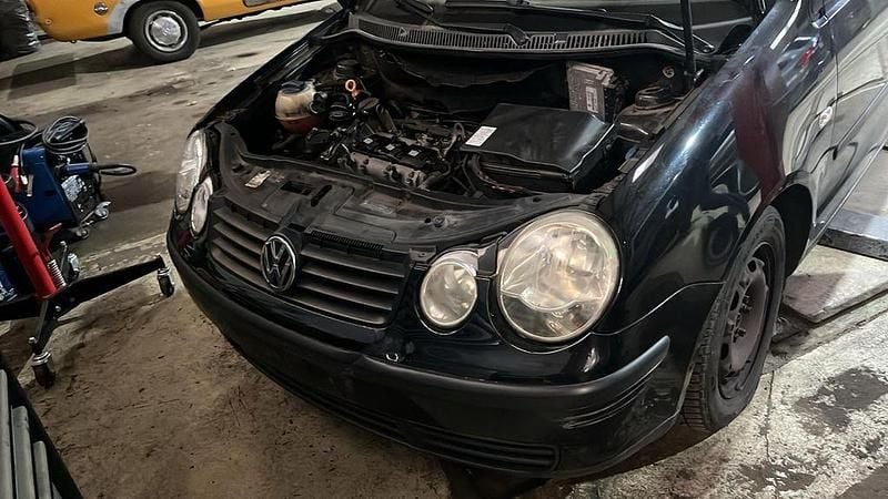 Gebraucht VW Polo Comfortline 64 PS (47 kW) 2003 Schwarz Kleinwagen