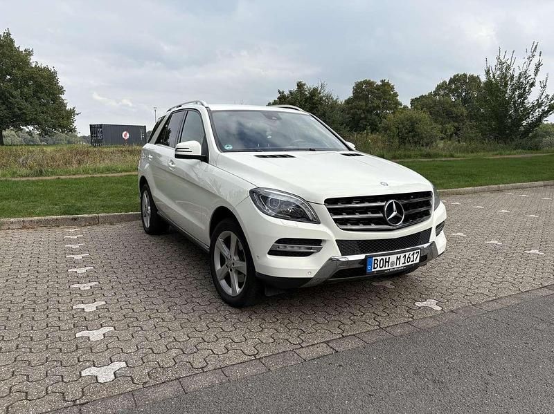 Gebraucht Mercedes ML350 258 PS (189 kW) 2012 Weiß SUV