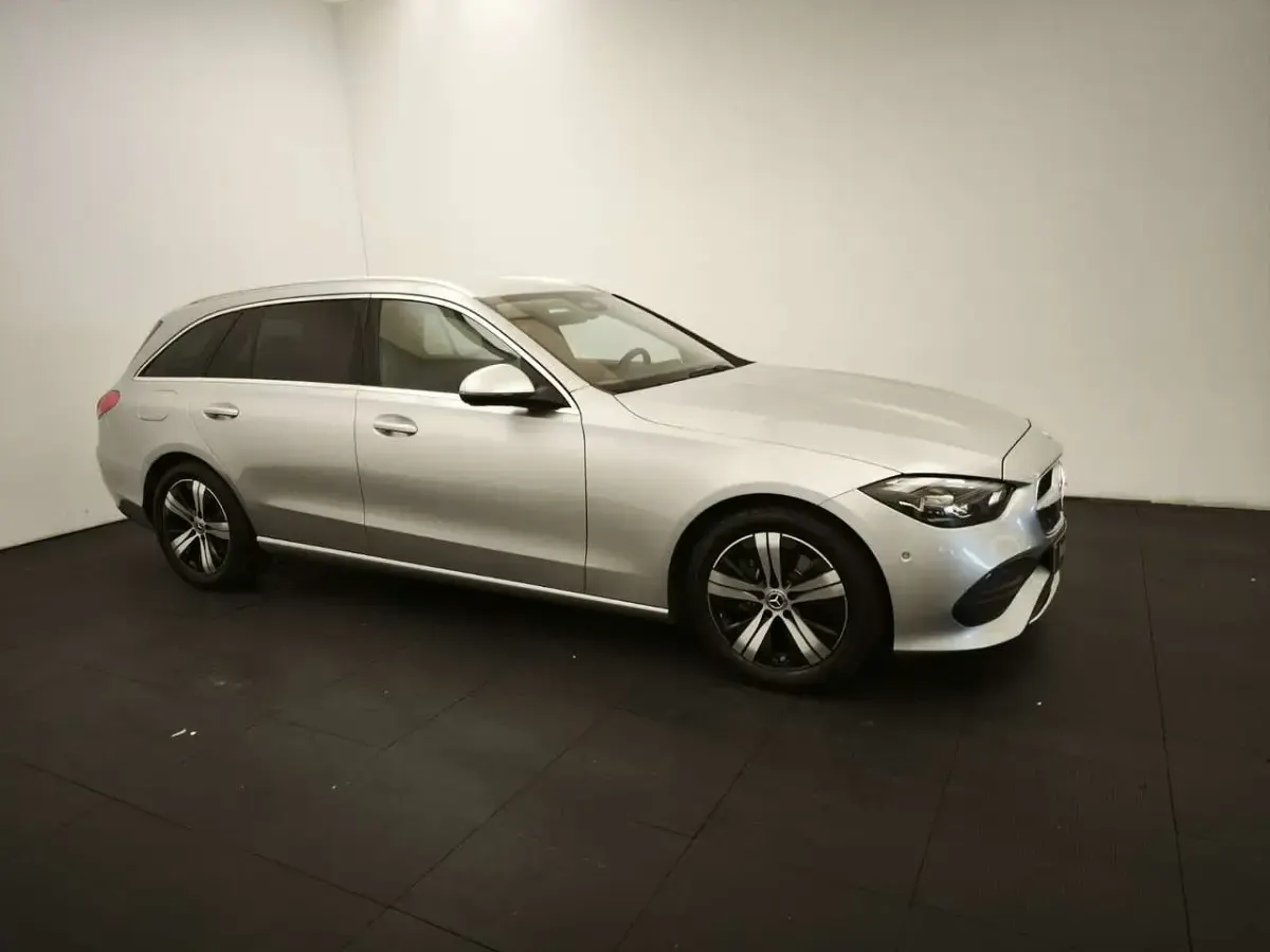Gebraucht Mercedes C220 Advanced Plus 197 PS (144 kW) 2023 Metalliclack hightechsilber Kombi