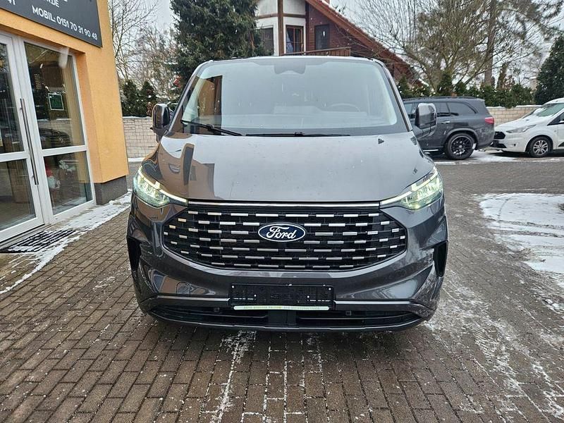 Gebraucht Ford Tourneo Titanium 136 PS (100 kW) 2025 Grau Van / Kleinbus