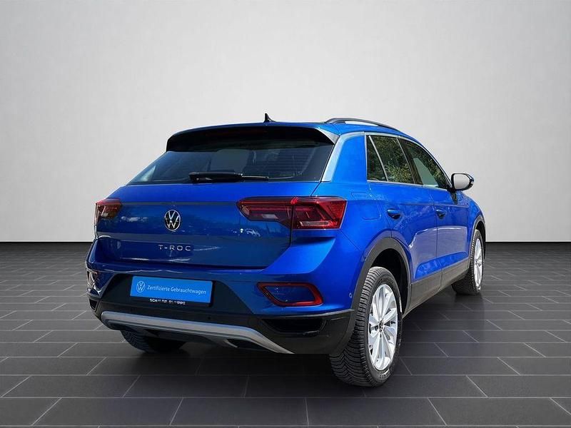 Gebraucht VW T-Roc Life 150 PS (110 kW) 2022 Ravennablau metallic (metallic) SUV