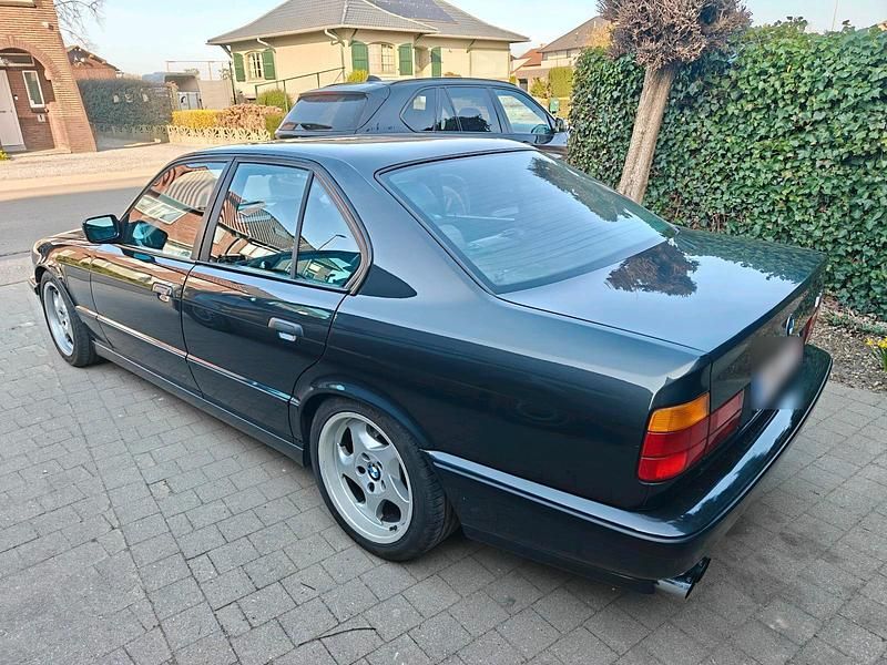 Gebraucht BMW M5 315 PS (231 kW) 1990 Schwarz Limousine