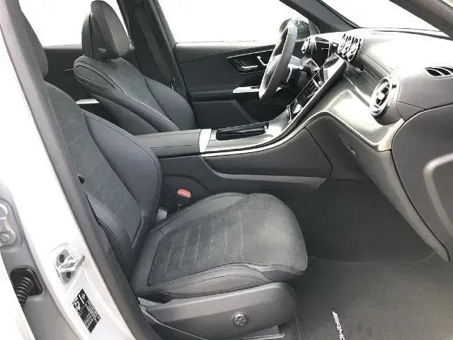 Gebraucht Mercedes GLC450 AMG line 367 PS (269 kW) 2025 Manufaktur lack manufaktur alpingrau uni SUV